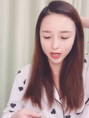 玉芝美腿网袜mei+xue：欣赏美丽力量，感受女性魅力