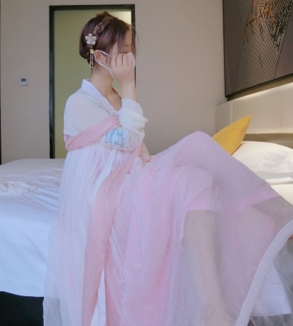 《Luomei：清纯甜美的东方美少女，拥有无限魅力的二次元cossao气！》