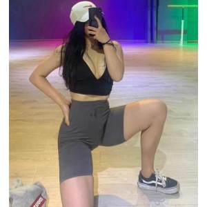 小姐姐的火辣身材：令人惊艳的健身尤物！