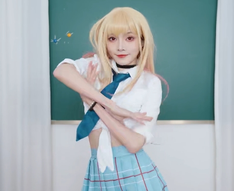 网红{{网红名字}}演绎热舞《一分一秒含住你的大棒子》，激发给力兴奋情绪！