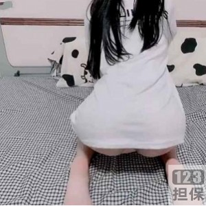 网红@鈴鐺_的魅力：浮力姬的私照、写真、VIP视频和绅士下载