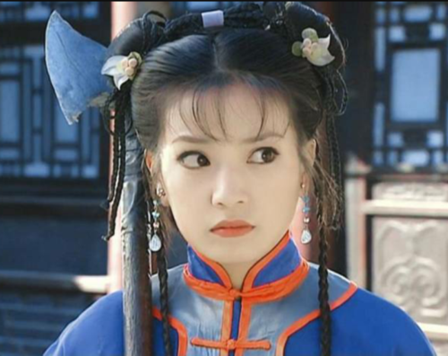 《2022潇洒佳人淡淡妆：一群年轻人在潇洒佳人淡淡妆的背景下，经历磨难获得成功的故事》