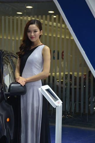 100年稀缺资源：车模风采500纯欣赏