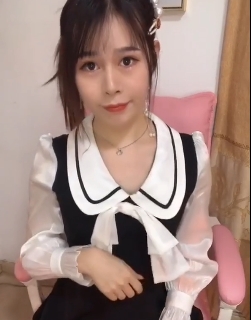 《张思妮火辣虎牙宅男圈：禁忌的狂欢世界》