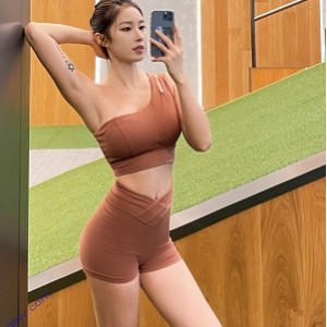 《百度云上的完美身材：田雨诗amber的有尺度合集》