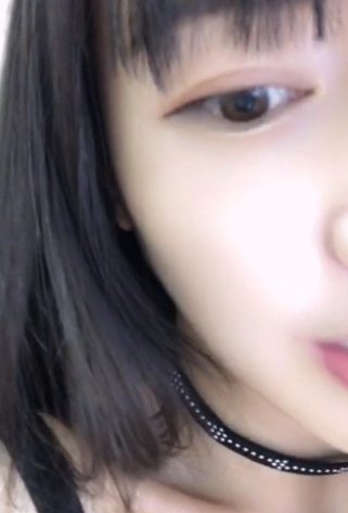 斗鱼反差婊初音：77V-29.3Gsao气福利，全果热舞撩人小恶魔，绅士享受精彩梦幻