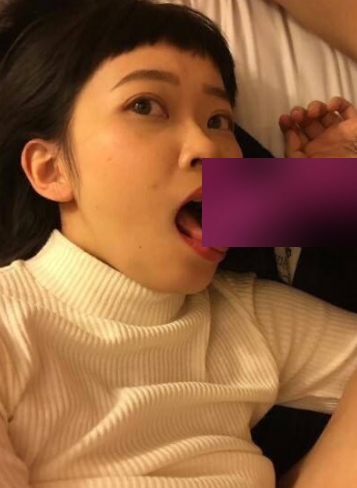 小妹子艺术诱惑：4三人游/7V/750M/百度盘福利火辣曲线荒诞恋爱