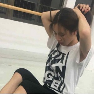 最新某推超火华裔（大学萌妹）清纯合集