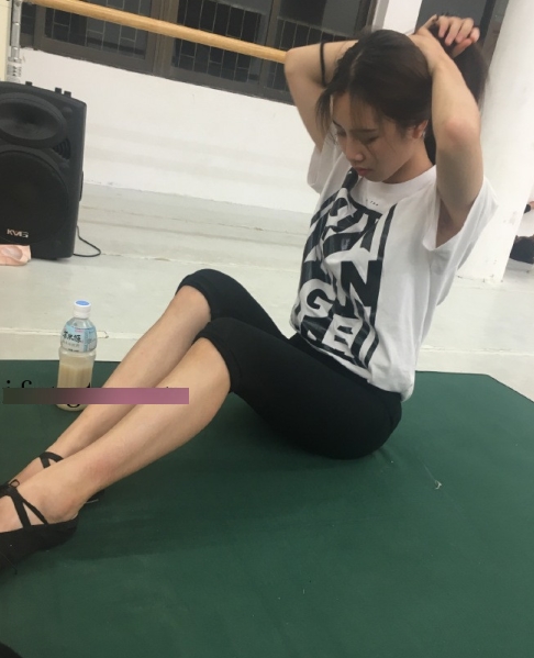 最新某推超火华裔（大学萌妹）清纯合集