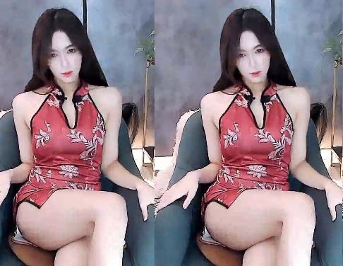 石瑶,一个虎牙的社保姬,她居然还有土豪高价定制旗袍的情调,以及烧舞的骚情。