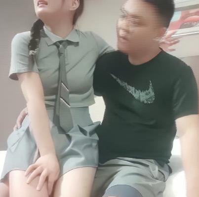 猥琐大叔和一个小姐姐的“故事”,居然是个悲剧?