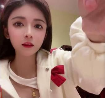 抖音网红“狗头妹子”散播最新视频,内容太刺激,慎点。