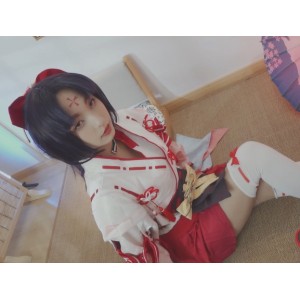 在《非自然死亡》中,神楽坂真冬的扮演者,在现实中也成了女神。