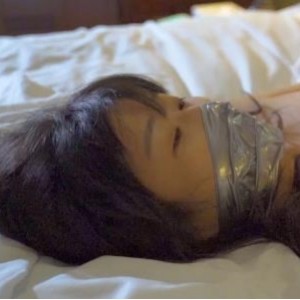 总机小妹高清自拍合集[4V1.7G]：下水道教育，口罩露脸，手速道具秀