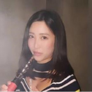 OF95V2.4G：Mizukawa度假作品，颜值模特的甜蜜泳池时光