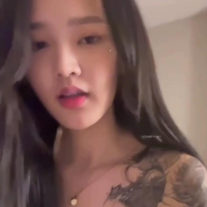 清纯嫩妹自拍资源，情侣女主身材在线[1V643M]