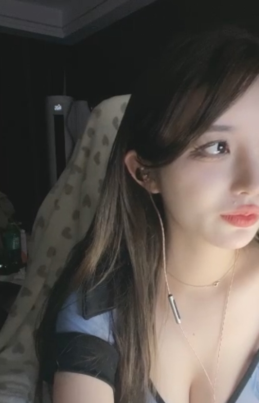 年末巨献！超美女神沉沦绵绵熊1v+1.3G百度盘