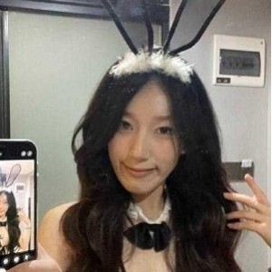 小雨：反差婊表演艺术合集，53部视频，16.7G文件大小