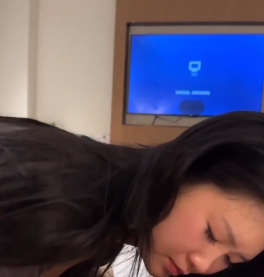 小雨:反差婊表演艺术合集,53部视频,16.7G文件大小