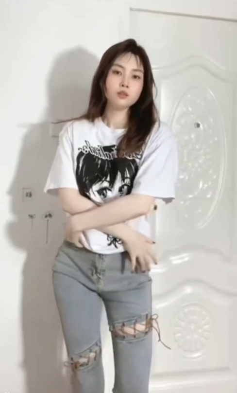 温馨甜子兔哟：6v1.77g视频吸引百度收藏