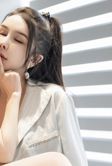 迷人美女百合互磨视频9v91p+2.8G，李丽莎&潘娇娇