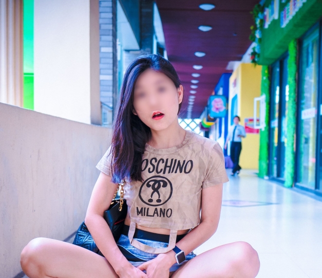 高清女神户外展示资源合集，包含28部正片与41部预告，补链百度及ED2K下载，尽享视觉盛宴