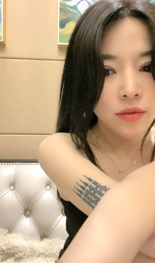 大罩杯美腿主播艺术小雅直播精彩合集，10.2G视频珍藏版