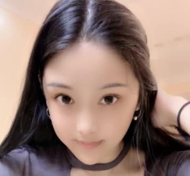 快手女神燕子姐姐珍贵合集15V150M，纯素人直播身材诱惑