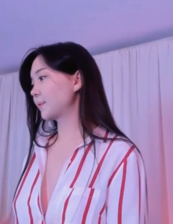 韩国人气女神U_needed_me最新合集33V36.3G，精彩收藏318，百度ED2K下载