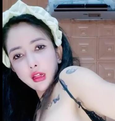 美女自拍拳头秀最新合集1V2.5G，珍贵露脸资源