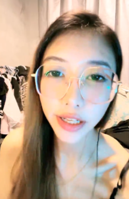 街头歌手沉沦卷卷的小狗日记195V146G，街头生活记录