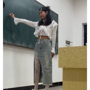 转载百度云初夏女神点点牛仔裙白丝美腿合集120P+1V1.65G，时尚魅力