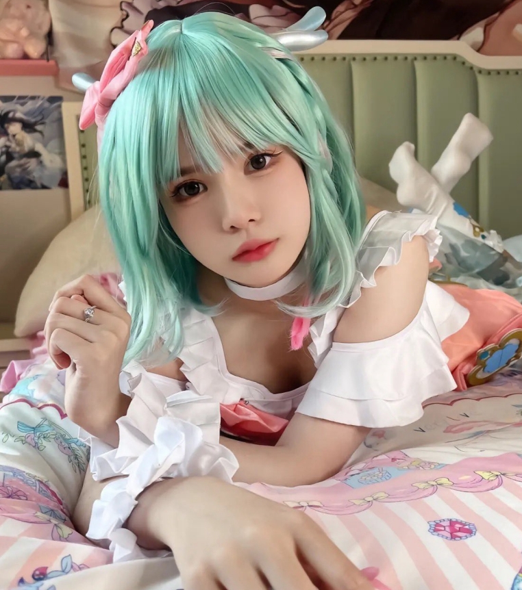 网红抖音少女小九醬高端私拍合集159P70V1.91G,双马尾女仆装福利