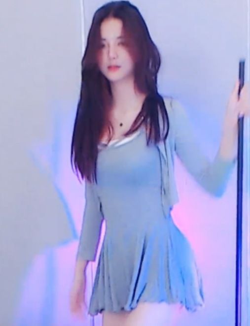 性感虎牙舞姬玹儿热舞合集26V5.97G，钞票枪定制骚气十足！