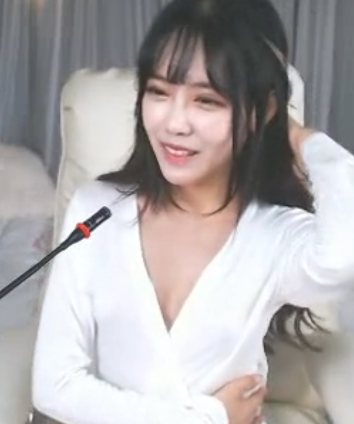 韩国主播惠娜甜美合集20V15G，直播精彩瞬间