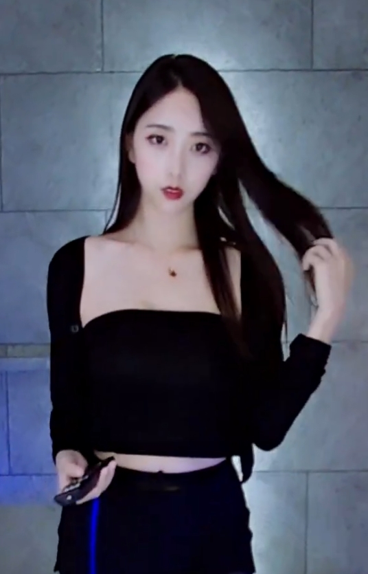 虎牙舞蹈直播甜美林软软最新合集902V143G，精彩舞姿尽在其中