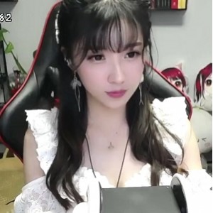 斗鱼小女巫作品合集37.4G补，尺度适中，收藏必备