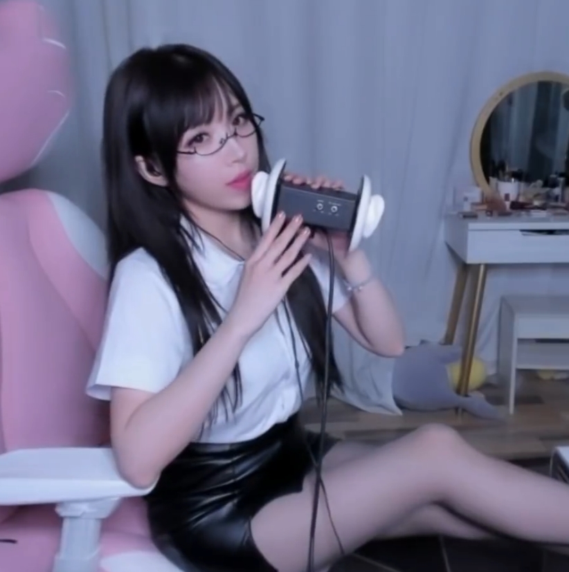 斗鱼小女巫作品合集37.4G补，尺度适中，收藏必备