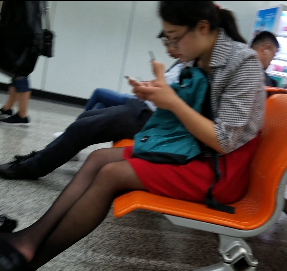 自行打包百度云街拍车站合集11V19.8G，正常欣赏视频无颜色