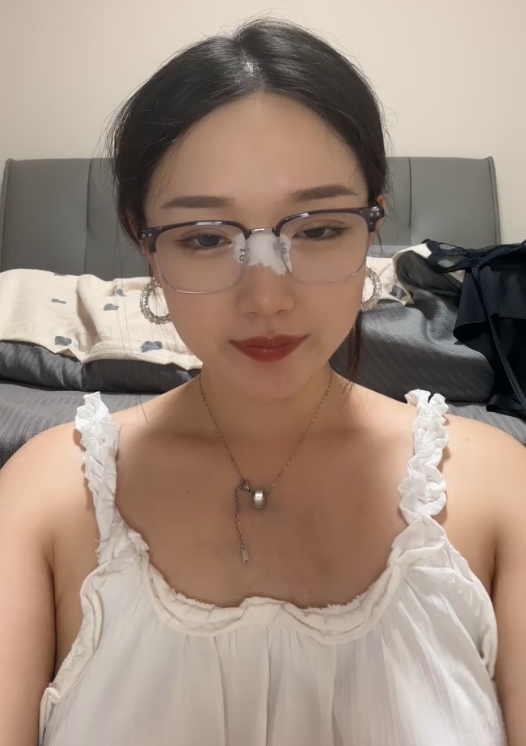 眼镜御姐妹子叭嗦最新合集57V48.6G，精彩对话收藏