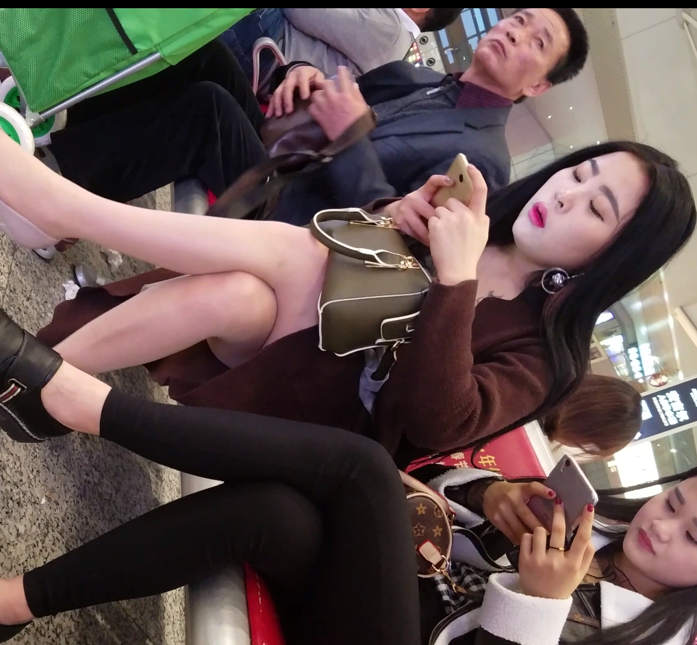 自行打包自购街拍车站合集——22V19.1G百度云