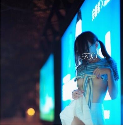 某推火爆高颜值本土美女星质冯珊珊最新稀缺合集[173v21.5G]，多样风格展示