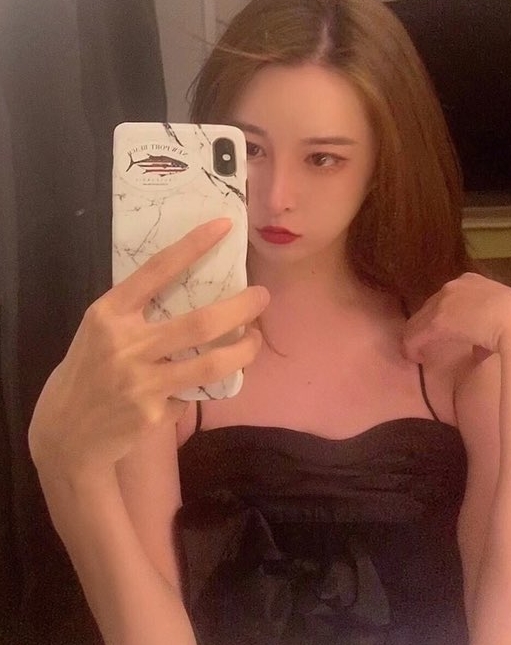 优质美脚TS妍熙推合集88V50G，御姐长腿魅力无限