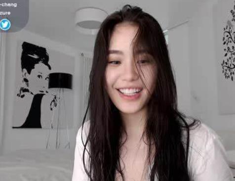 东南亚OnlyFans豪放美女主播LiChang最新合集75V50G，异域风情双倍浮力
