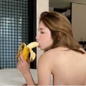 湾湾女神辛尤里最新合集1VXXG，魅力无限