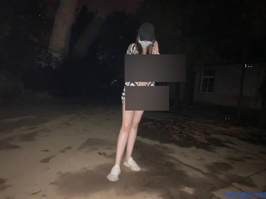 推特绿帽夫妻私拍合集『总在你背后TK』125V701P+4.9G，三人游乱来