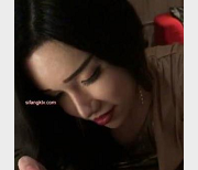 抖音甜美顾灵曦一对一打粑粑小合集21V2.8G，绝世好身材