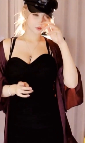 斗鱼主播Minana呀热舞合集70V16.4G，颜值女神精彩演绎