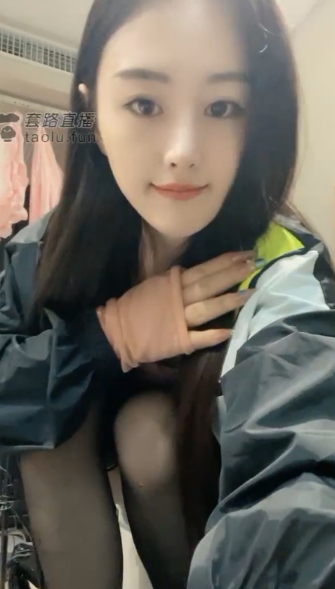 套路直播百度盘红绿灯羞辱指教合集41人视频415V126G，第一视角体验