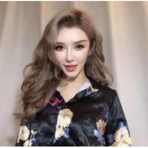 抖音网红小喵大宝私拍合集28P21M，气场十足的御姐画风